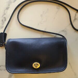 Vintage COACH NYC Dinky Cross-body handbag purse